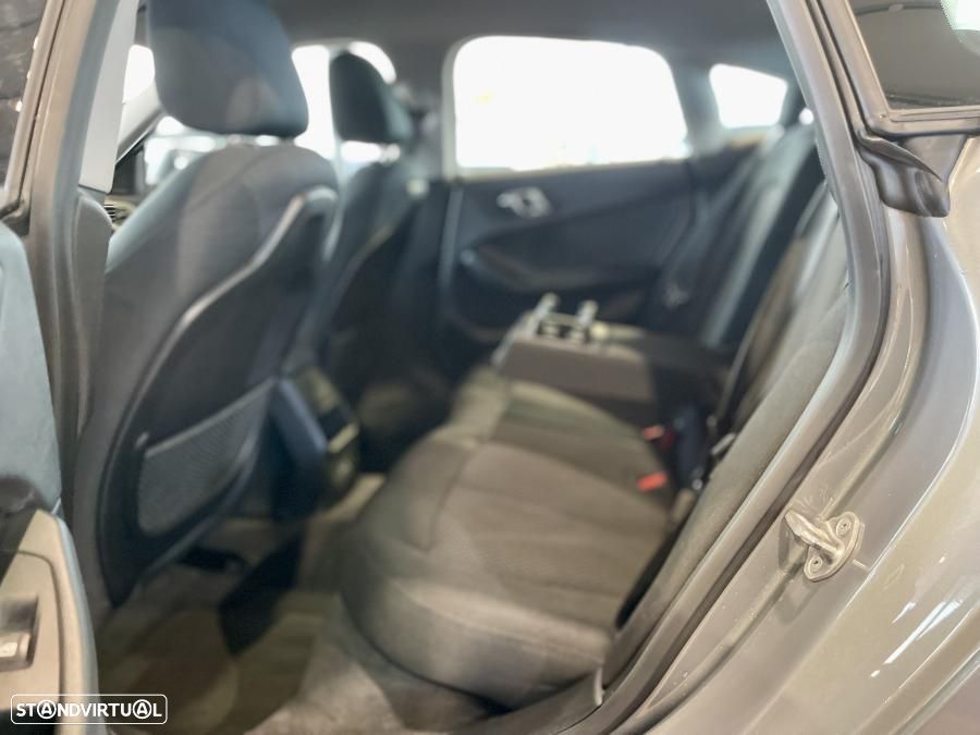 BMW 216 Gran Coupé d Advantage - 25