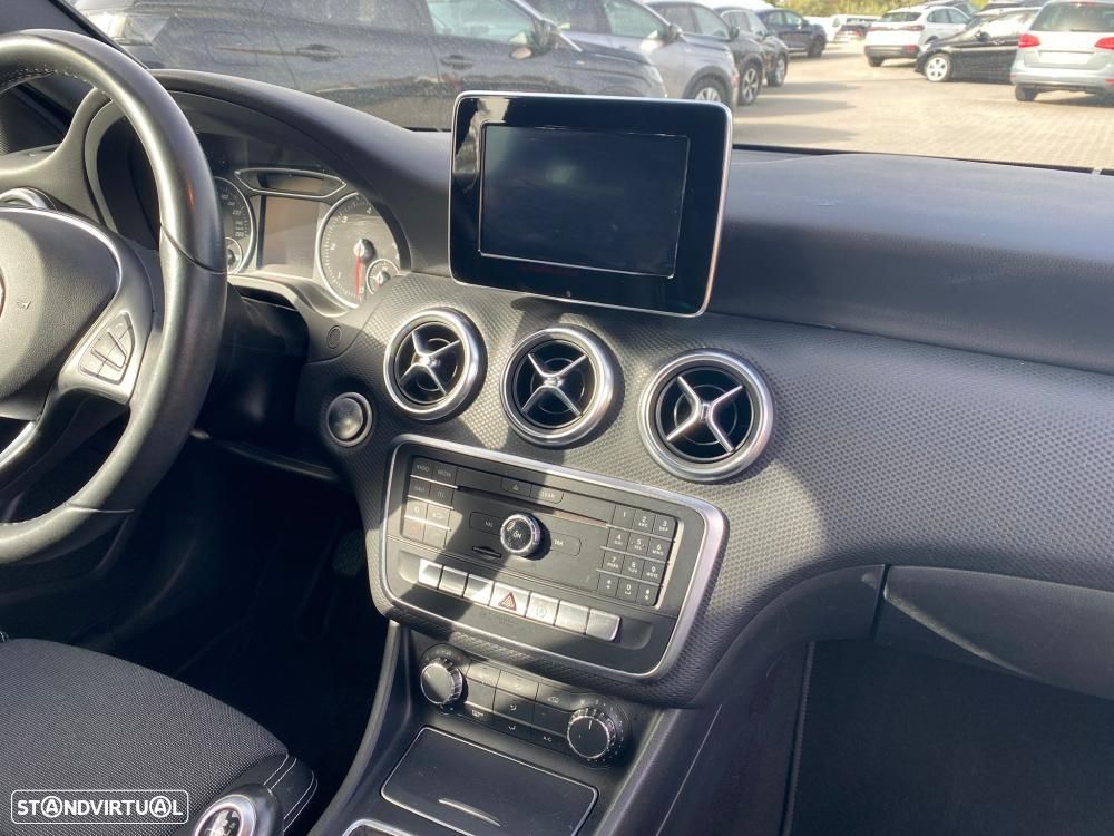 Mercedes-Benz A 180 d Fleet Pack Urban - 6