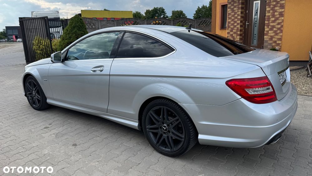 Mercedes-Benz Klasa C 250 CGI BlueEff Sport - 11