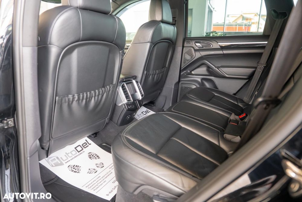 Porsche Cayenne 3.0 L V6 - 21