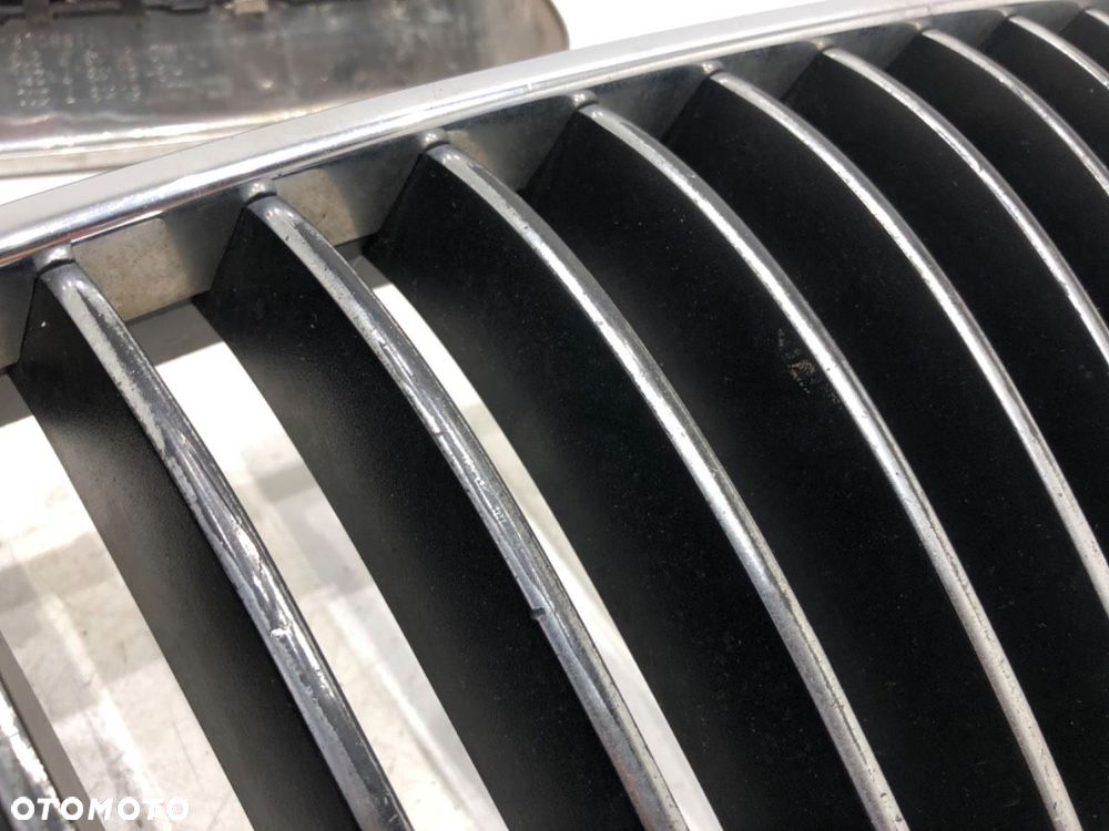 ATRAPA GRILL  BMW 5 Touring (F11) 2009 - 2017 530 d 190 kW [258 KM] olej napędowy 2011 - 2017 - 4