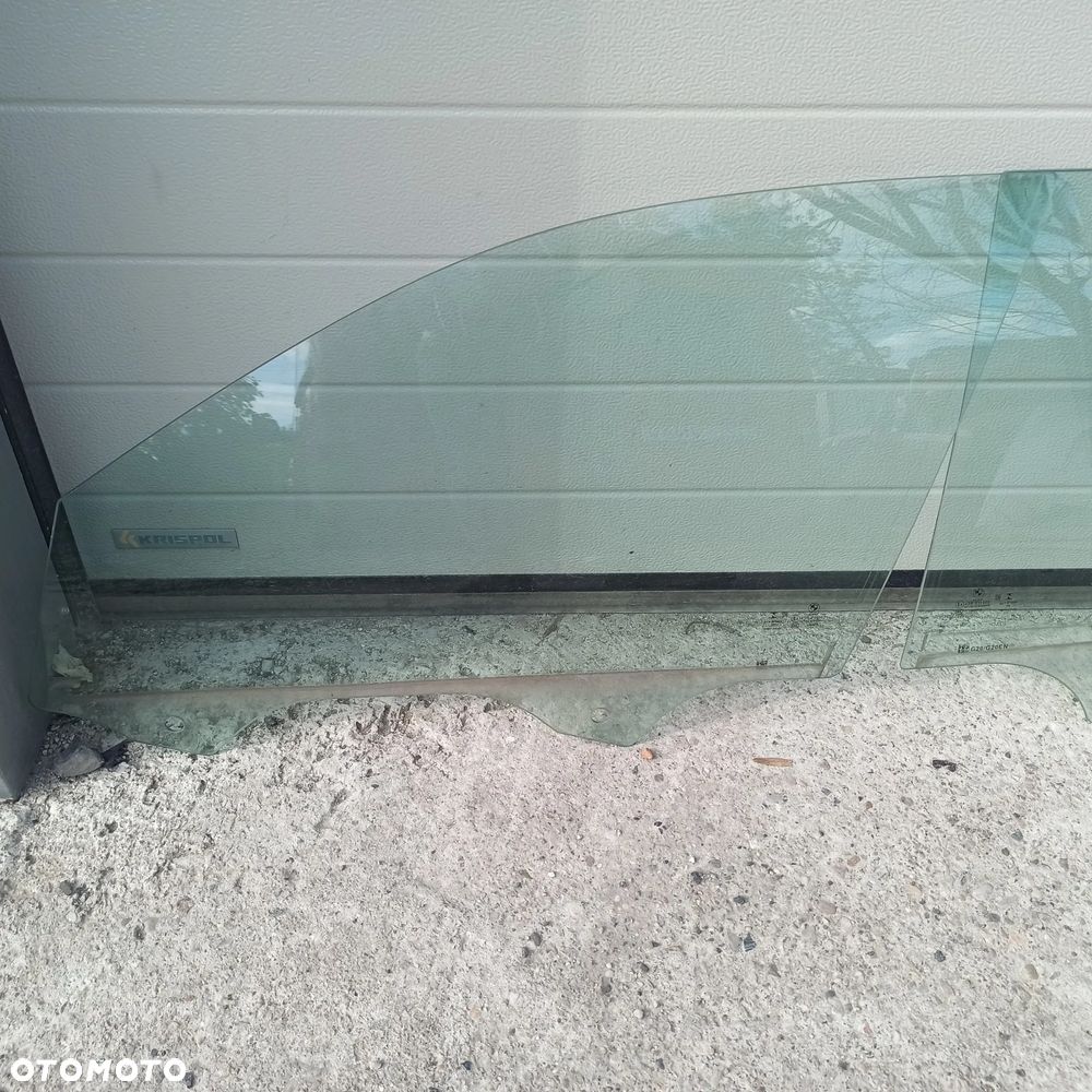 Szyba drzwi lewy LEWA PRZÓD TYŁ BMW 3 G20 G21 G28 G80 G81 na szybie 20r - 2