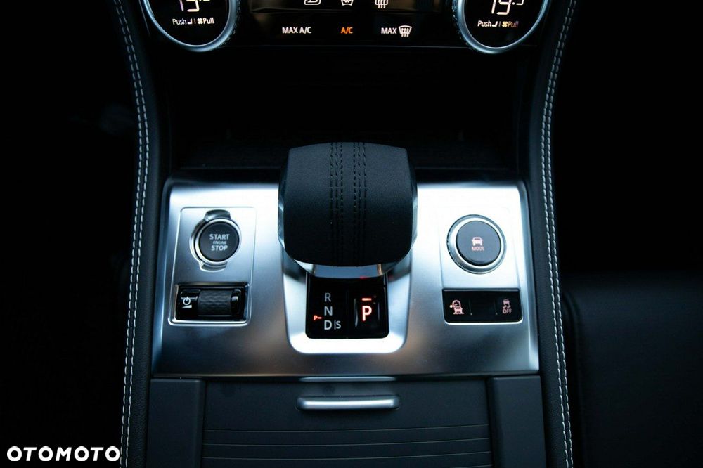 Jaguar F-Pace - 28