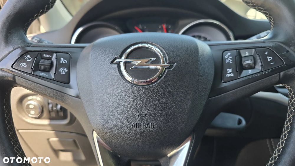 Opel Astra 1.4 Turbo Dynamic - 24