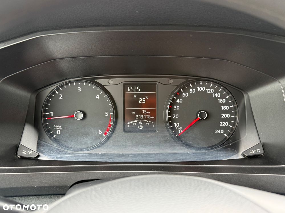 Volkswagen Transporter - 12