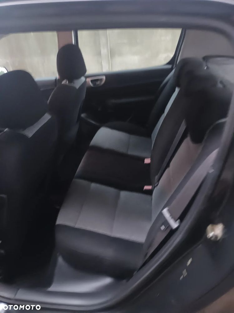 Peugeot 307 1.6 HDi - 13