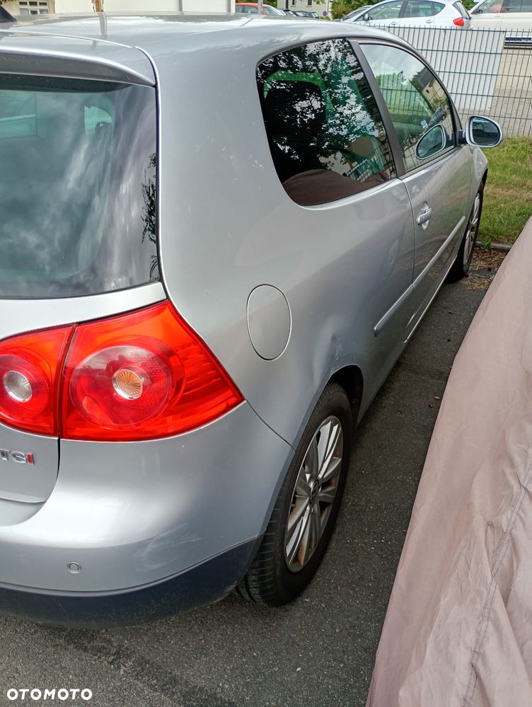 Volkswagen Golf - 6