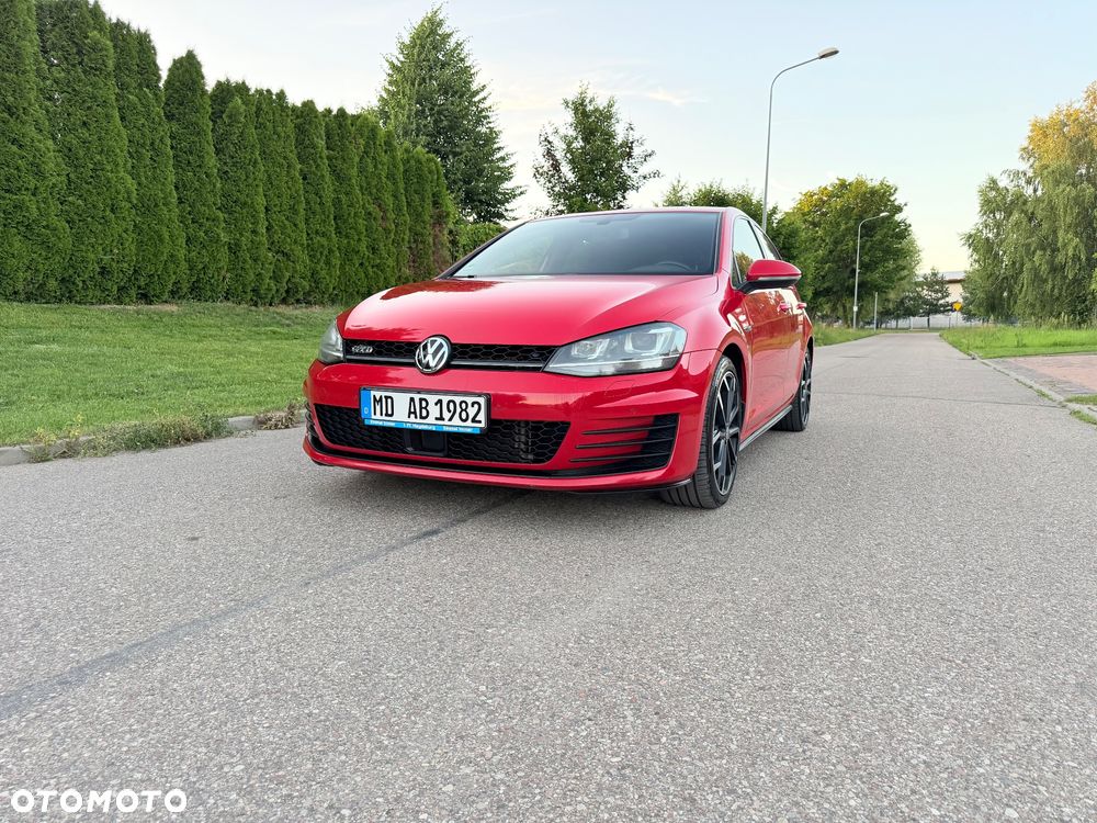 Volkswagen Golf - 24