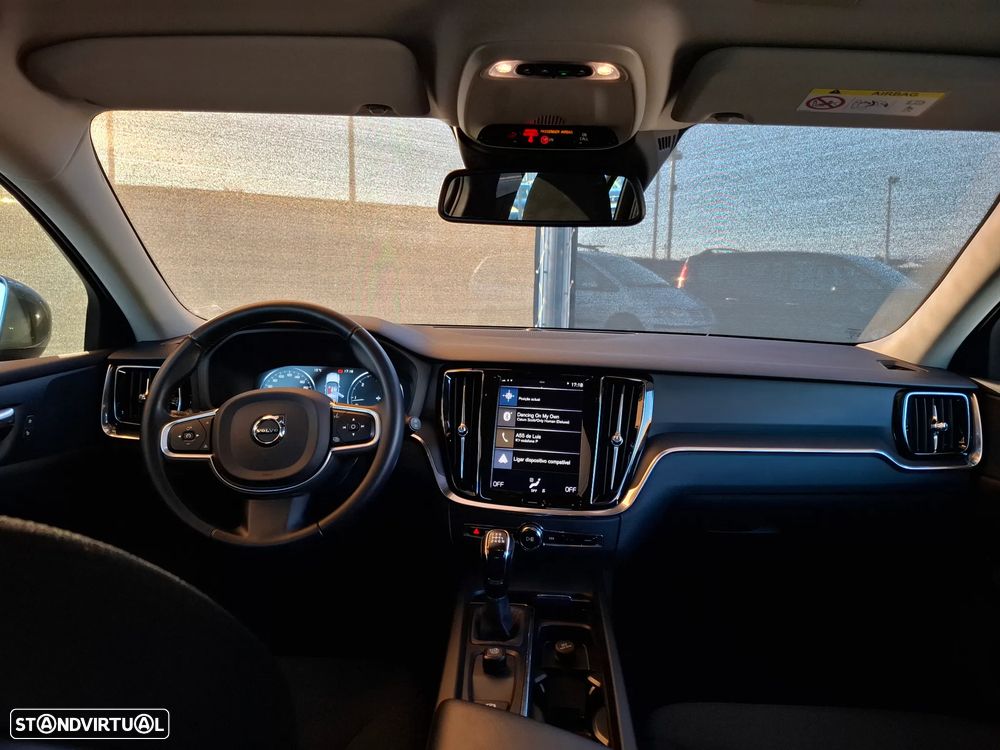 Volvo V60 2.0 D3 Momentum - 23