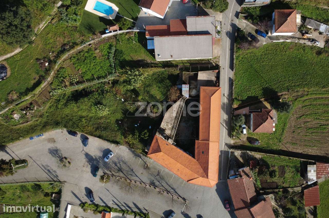 Moradia Bi-Familiar em frente à Igreja de Escariz, Arouca - Grande imagem: 4/35