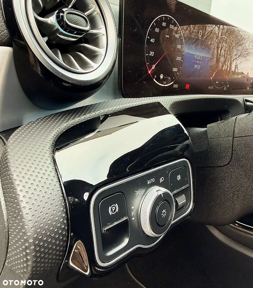 Mercedes-Benz CLA 200 AMG Line 7G-DCT - 23
