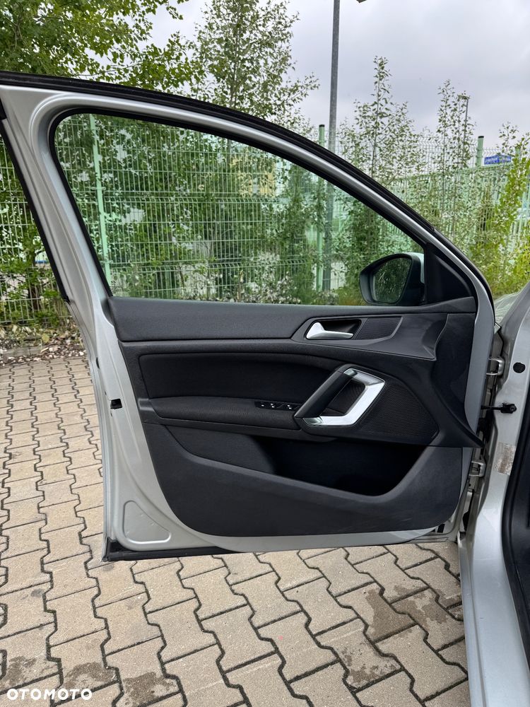 Peugeot 308 125 THP Active - 8