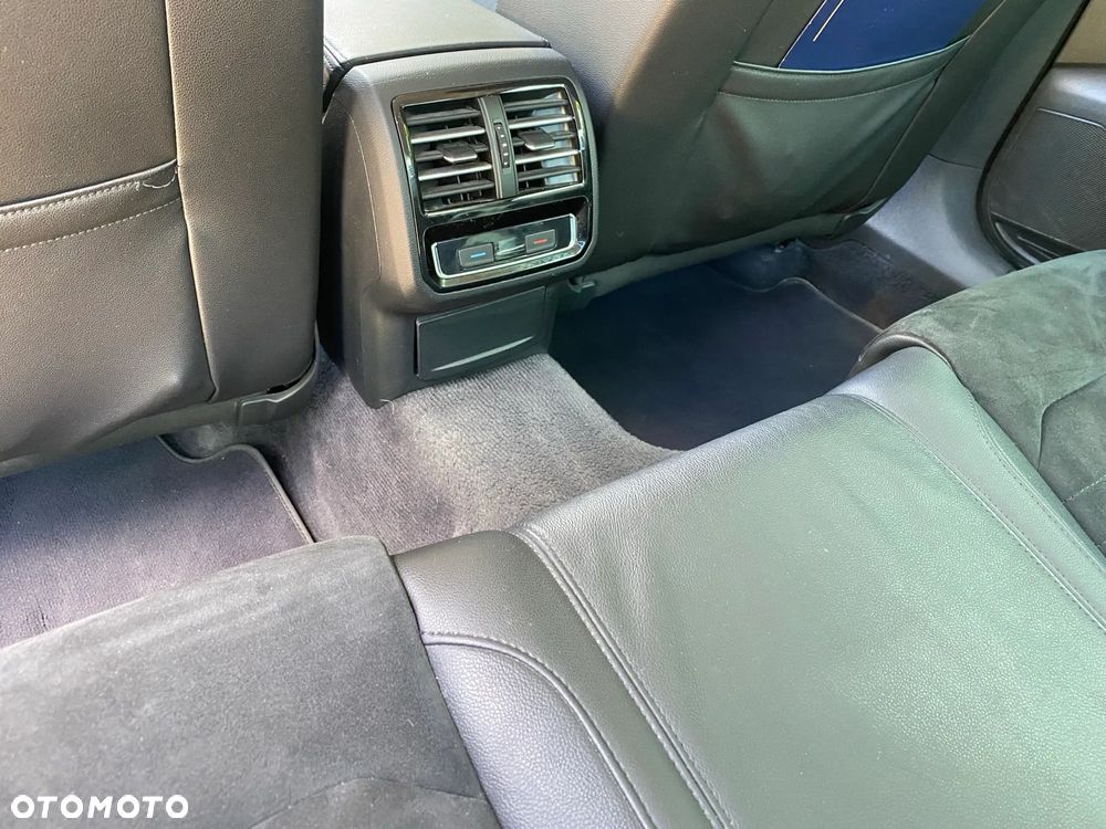 Volkswagen Passat - 10