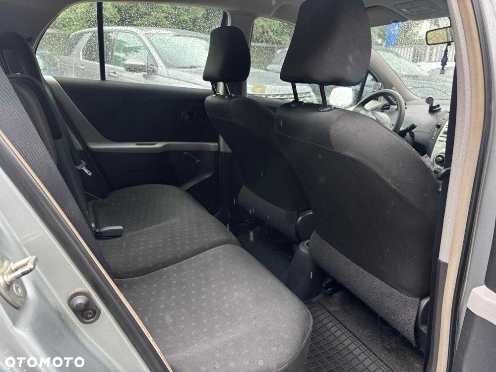 Toyota Yaris - 7