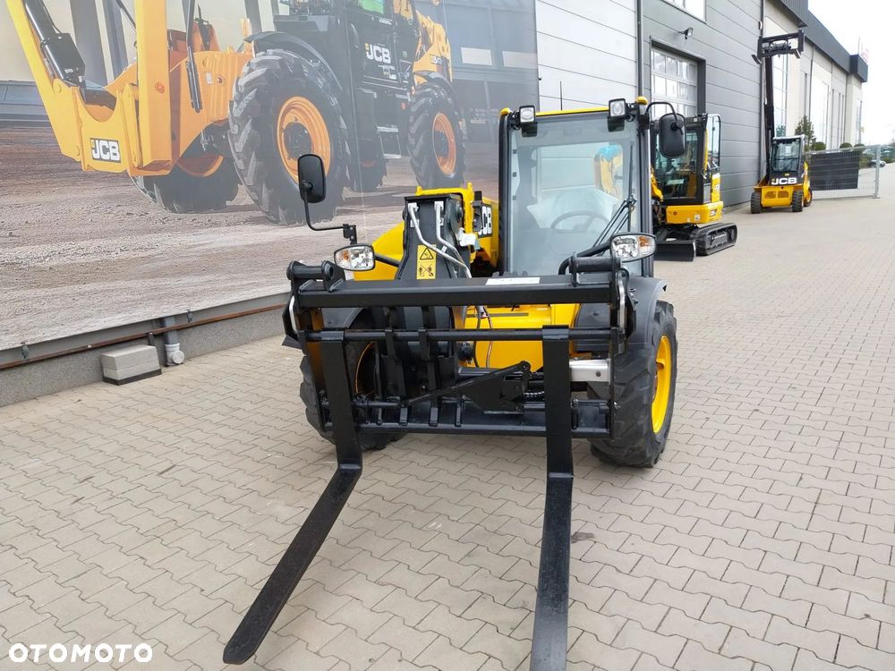 JCB 525-60 Agri Plus - 10
