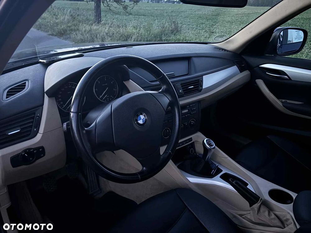 BMW X1 xDrive18d - 12