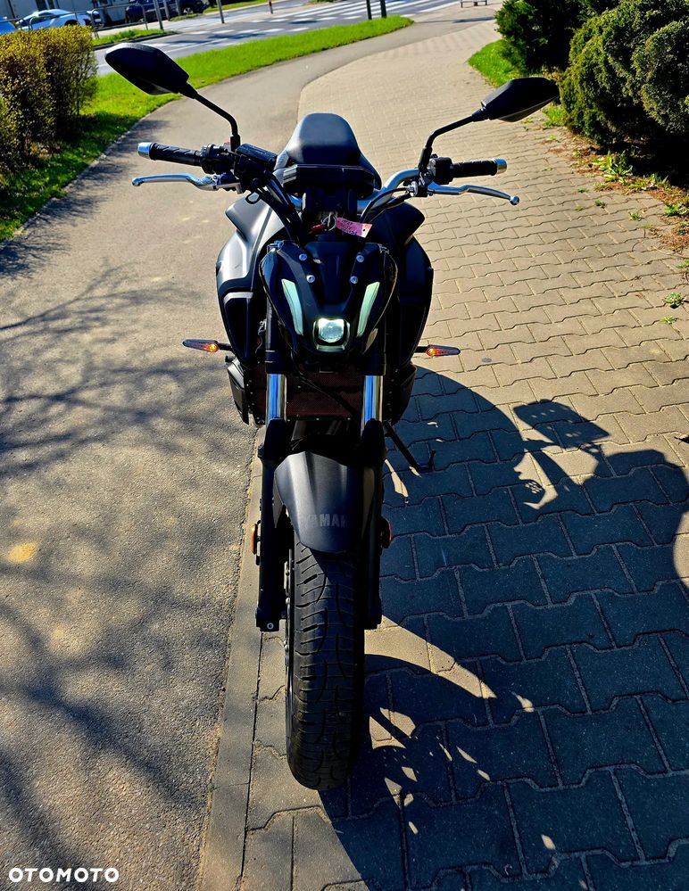 Yamaha MT - 8