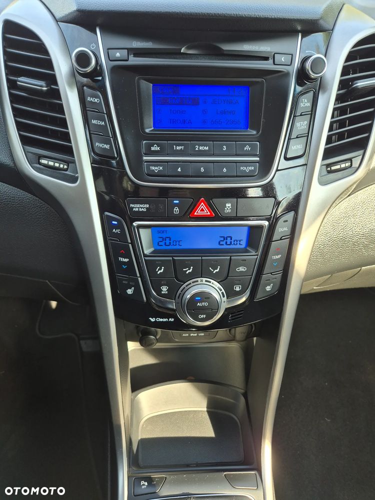 Hyundai i30 blue Kombi 1.6 CRDi Trend - 13