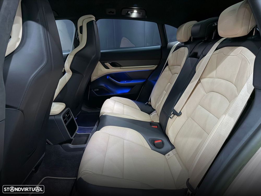 Porsche Taycan Cross Turismo Turbo - 43
