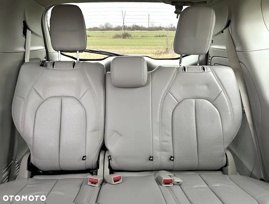 Chrysler Pacifica - 26