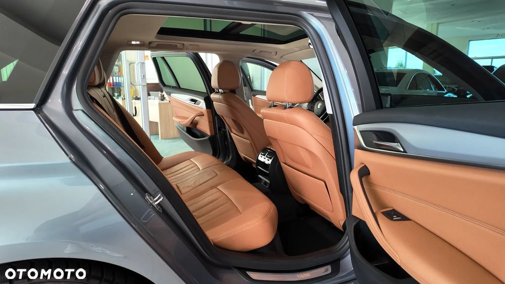 BMW Seria 5 520d Luxury Line sport - 33