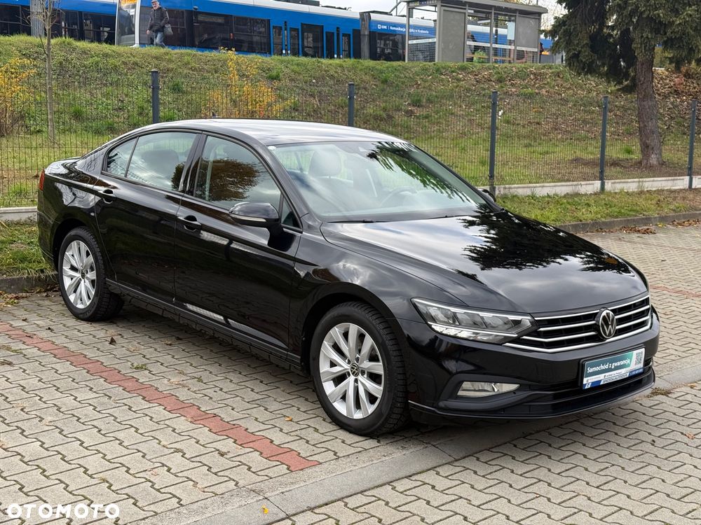 Volkswagen Passat - 16