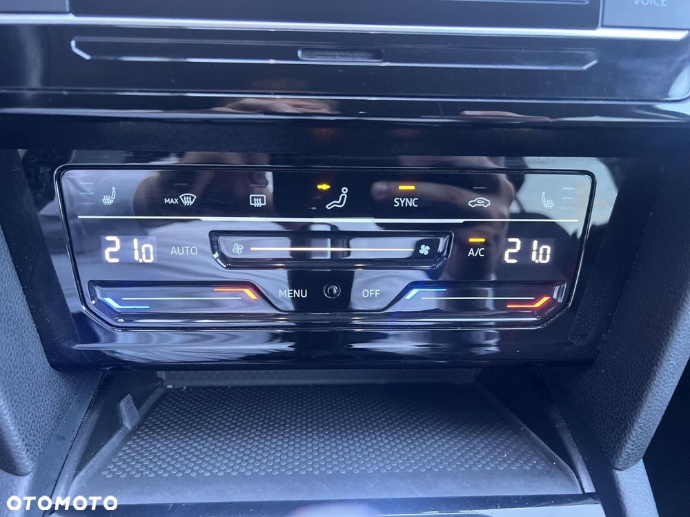 Volkswagen Passat - 22