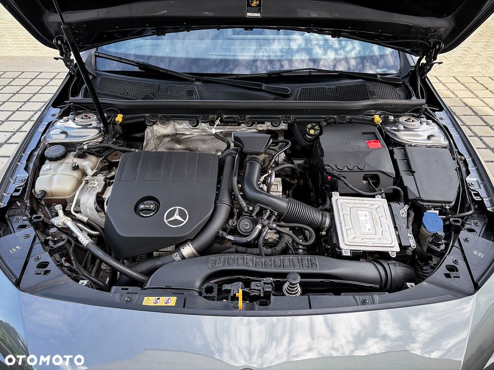 Mercedes-Benz CLA 200 7G-DCT AMG Line - 38