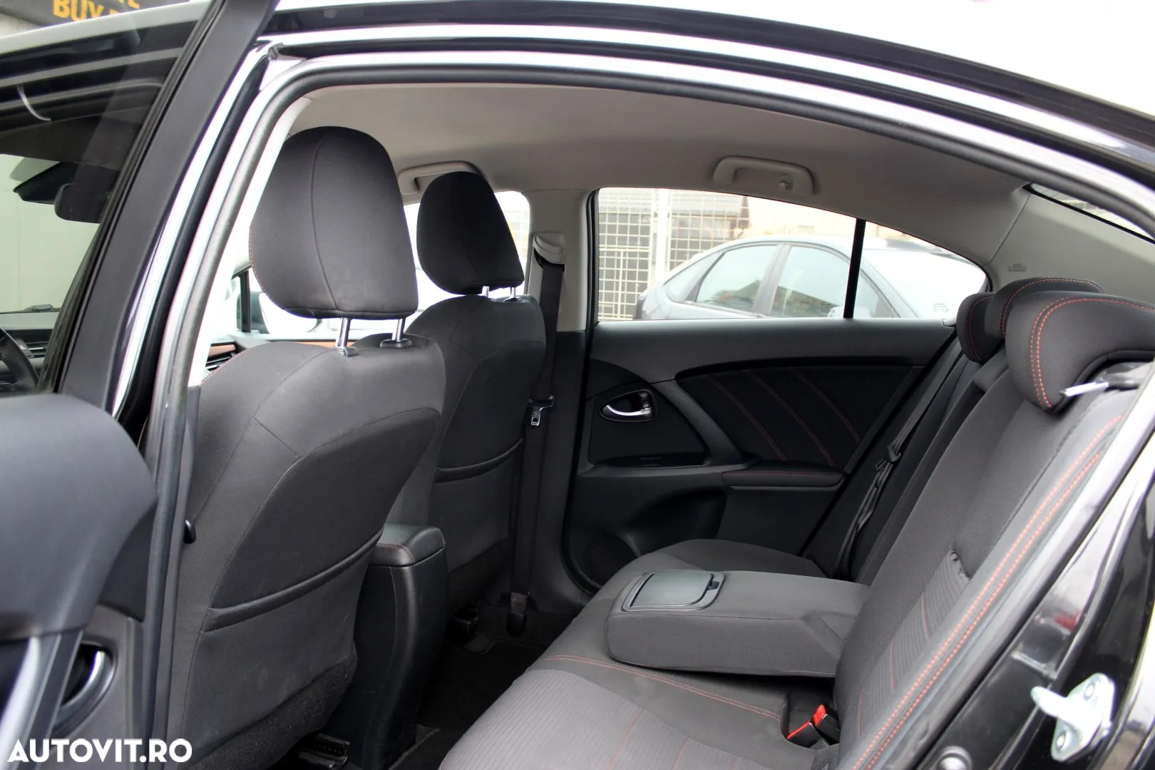 Toyota Avensis - 9