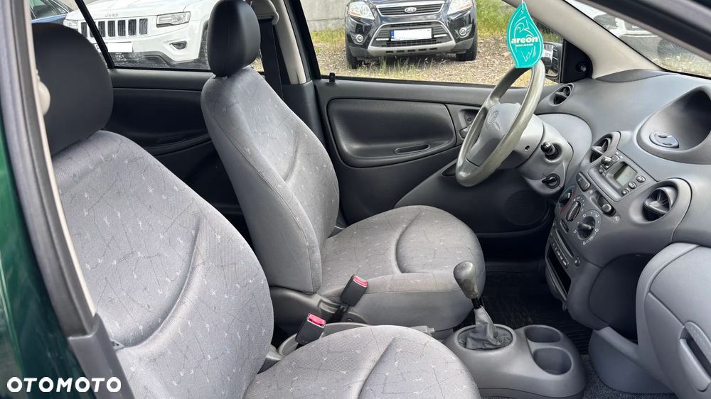 Toyota Yaris 1.0 Luna - 8