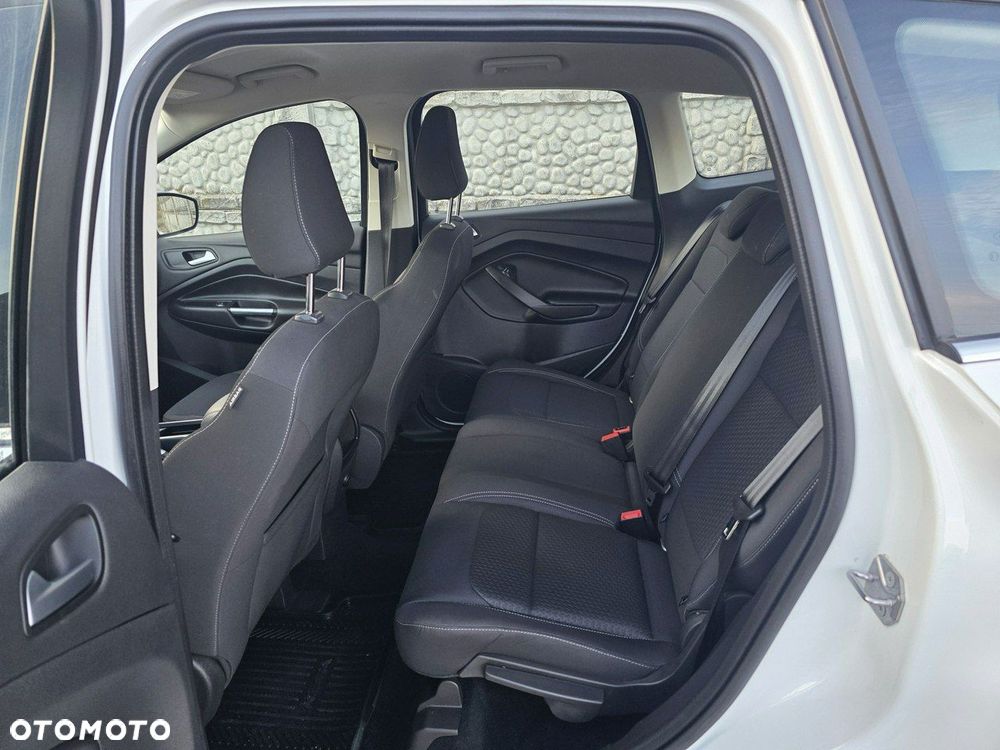 Ford Kuga 1.5 EcoBoost 2x4 Trend - 25