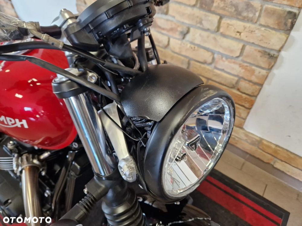 Triumph Street Twin - 24