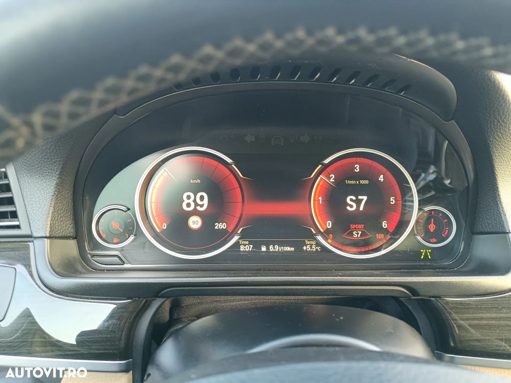 BMW Seria 5 525d xDrive AT - 7