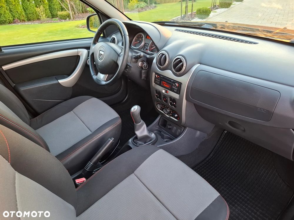 Dacia Duster 1.6 16V 105 4x2 Celebration - 39