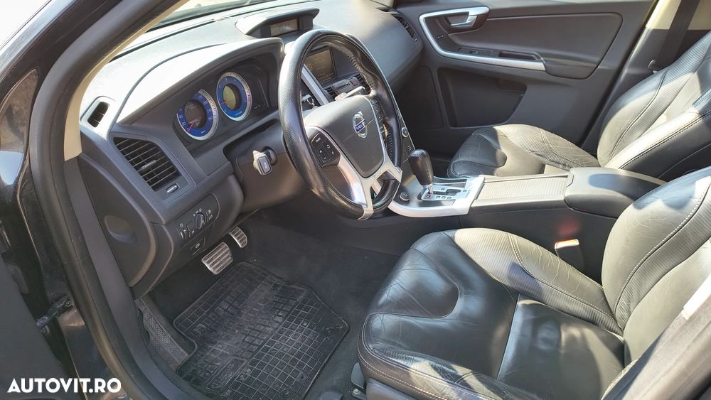 Volvo XC 60 D5 AWD Aut. RDesign - 10