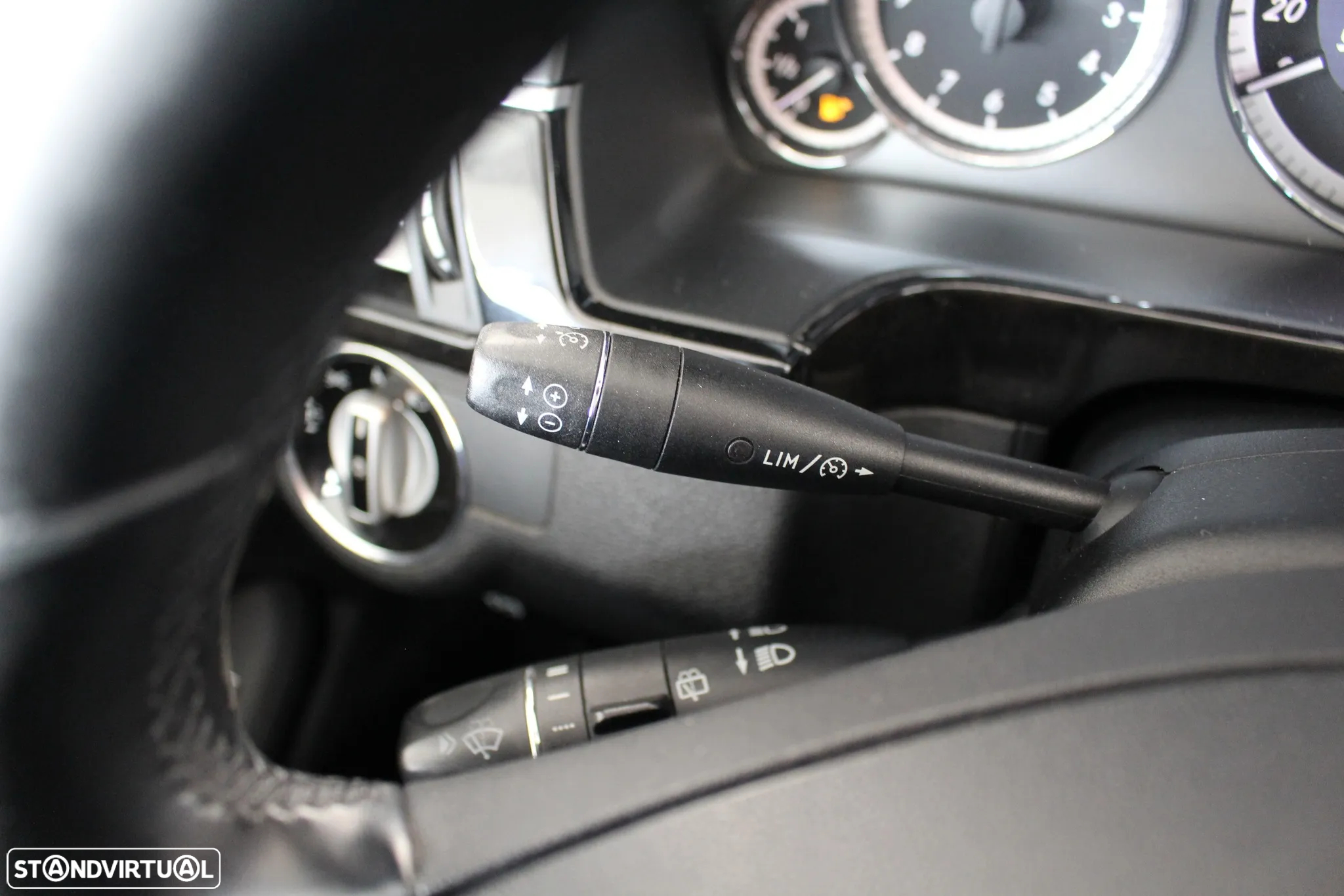 Mercedes-Benz E 220 CDi Avantgarde BlueEfficiency Auto - 20