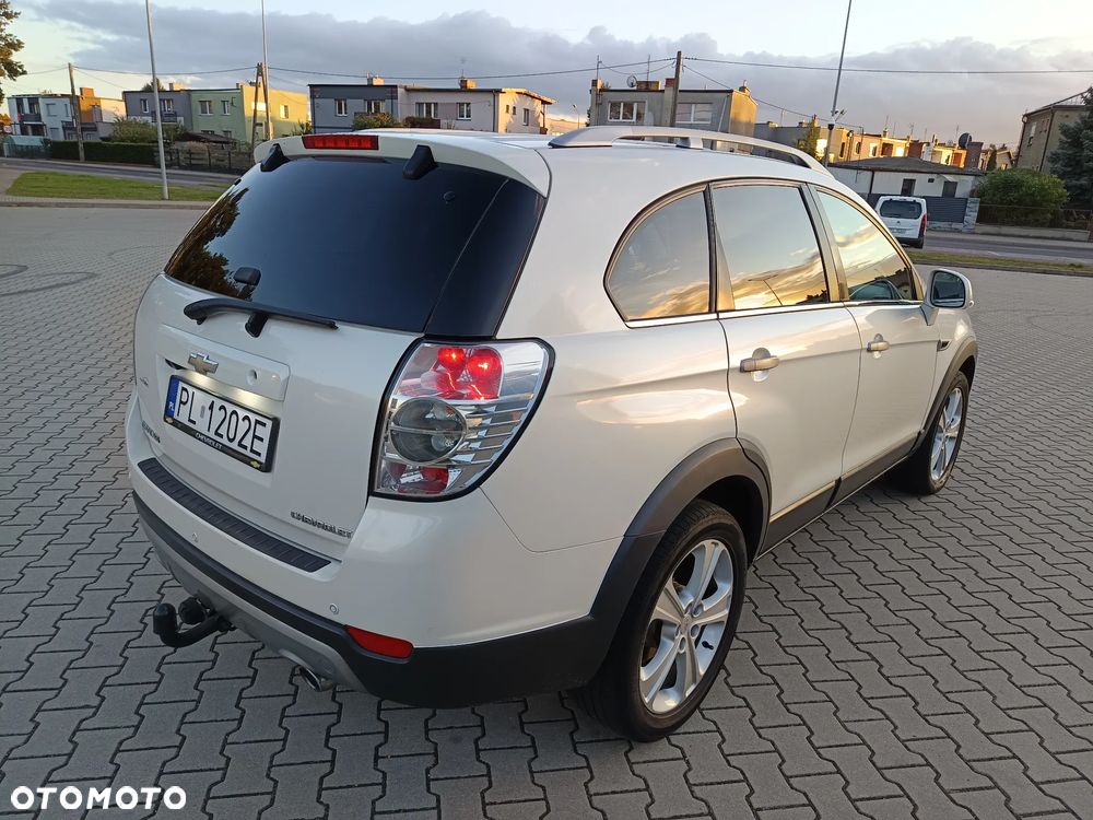 Chevrolet Captiva 2.2 D LTZ - 12