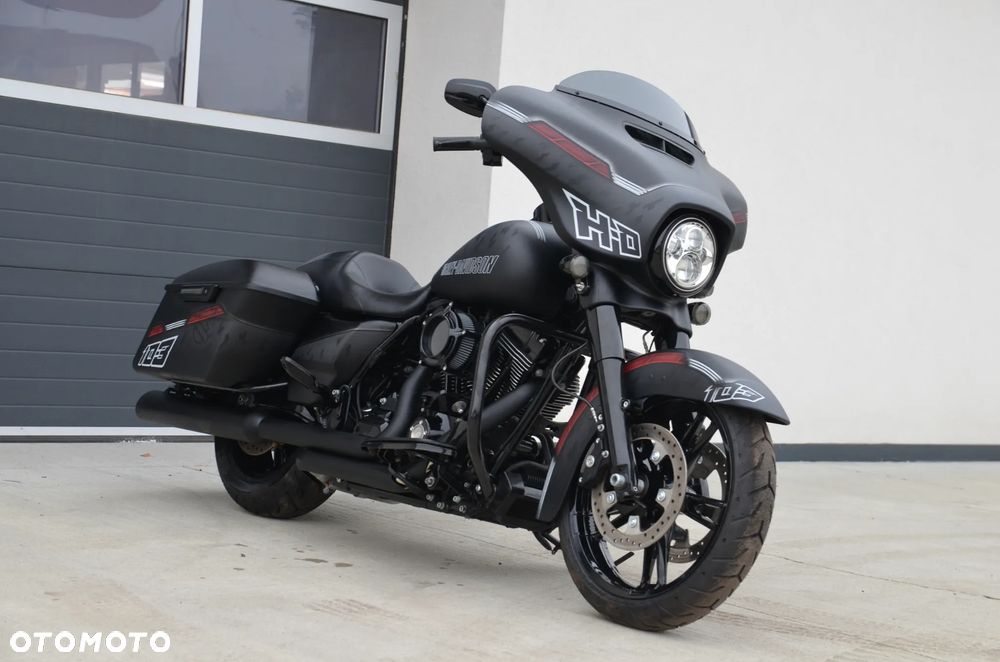 Harley-Davidson Touring Street Glide - 18