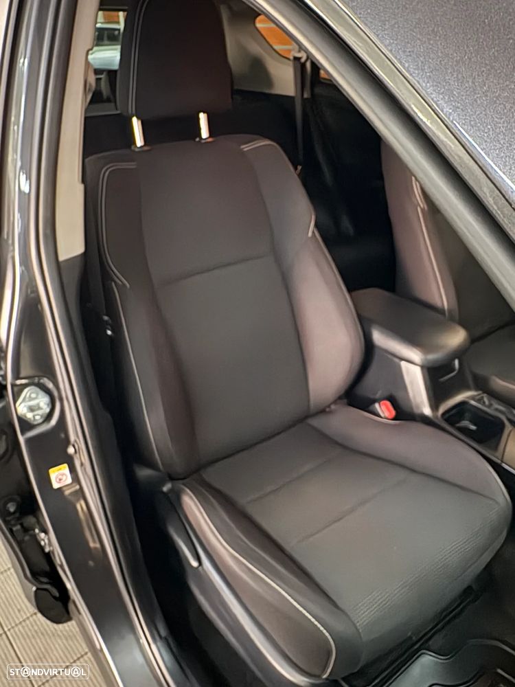 Toyota RAV4 2.0 D-4D Active - 13