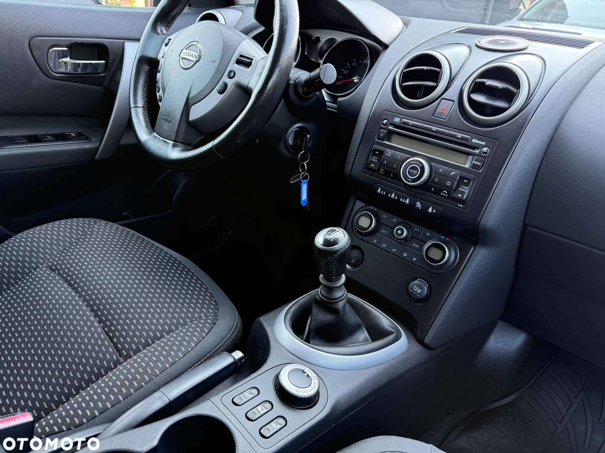 Nissan Qashqai - 25