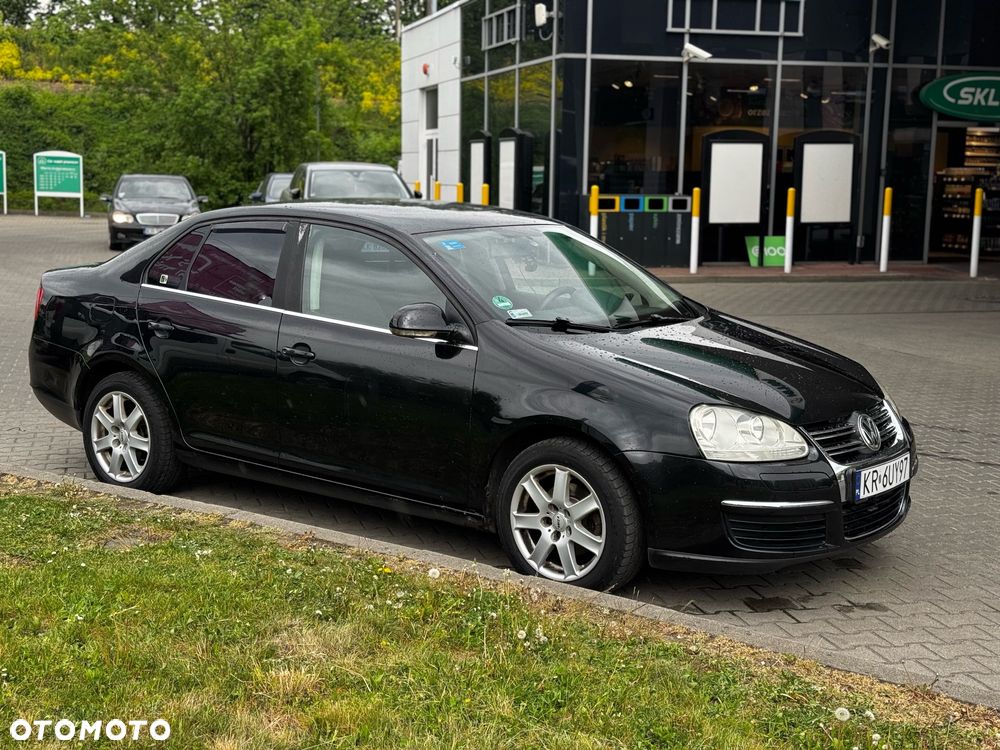 Volkswagen Jetta 1.6 Comfortline - 3