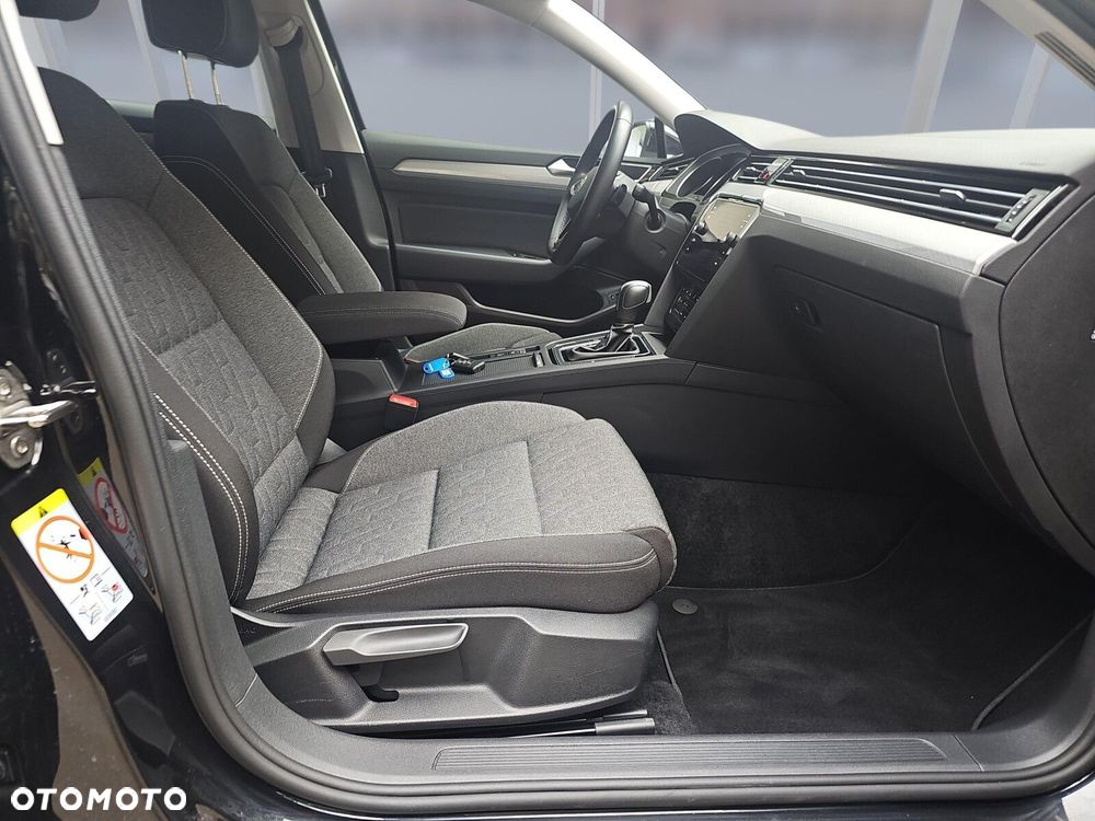 Volkswagen Passat Variant 1.5 TSI EVO Business DSG - 11