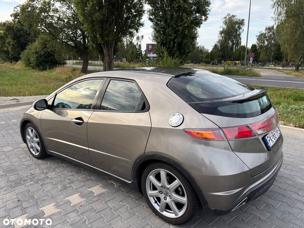 Honda Civic 1.8 Comfort - 4