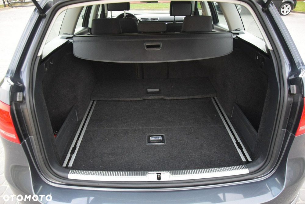 Volkswagen Passat - 18