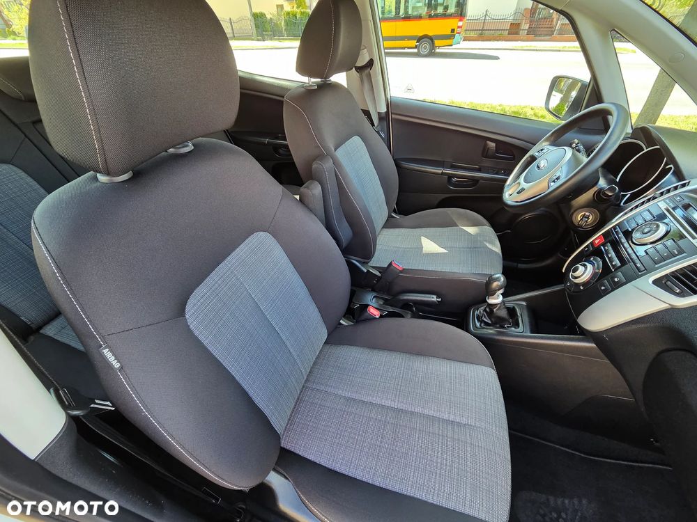 Kia Venga 1.4 CRDi 90 Vision - 10