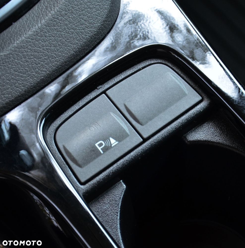 Ford Kuga 2.0 TDCi 2x4 Titanium - 19