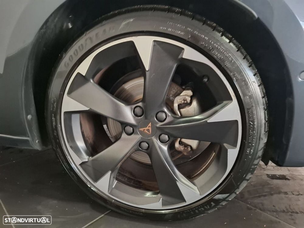 Cupra Leon 1.5 eTSI MID DSG - 11