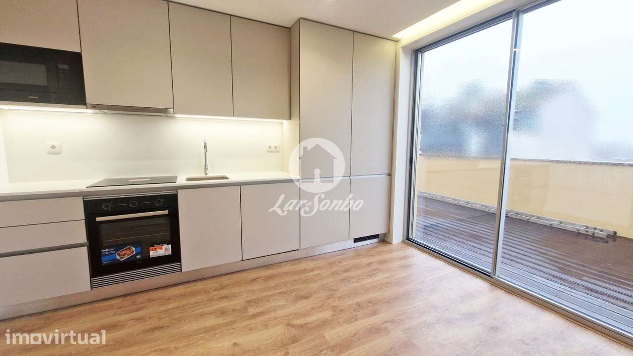 Apartamento T2 com Terraço e Jardim na zona da Boavista do Porto - Grande imagem: 2/27