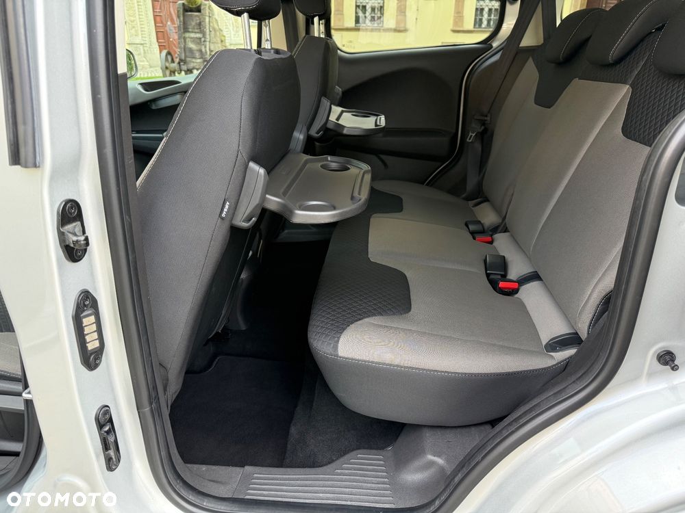 Ford Tourneo Courier 1.5 TDCi S&S Titanium - 22