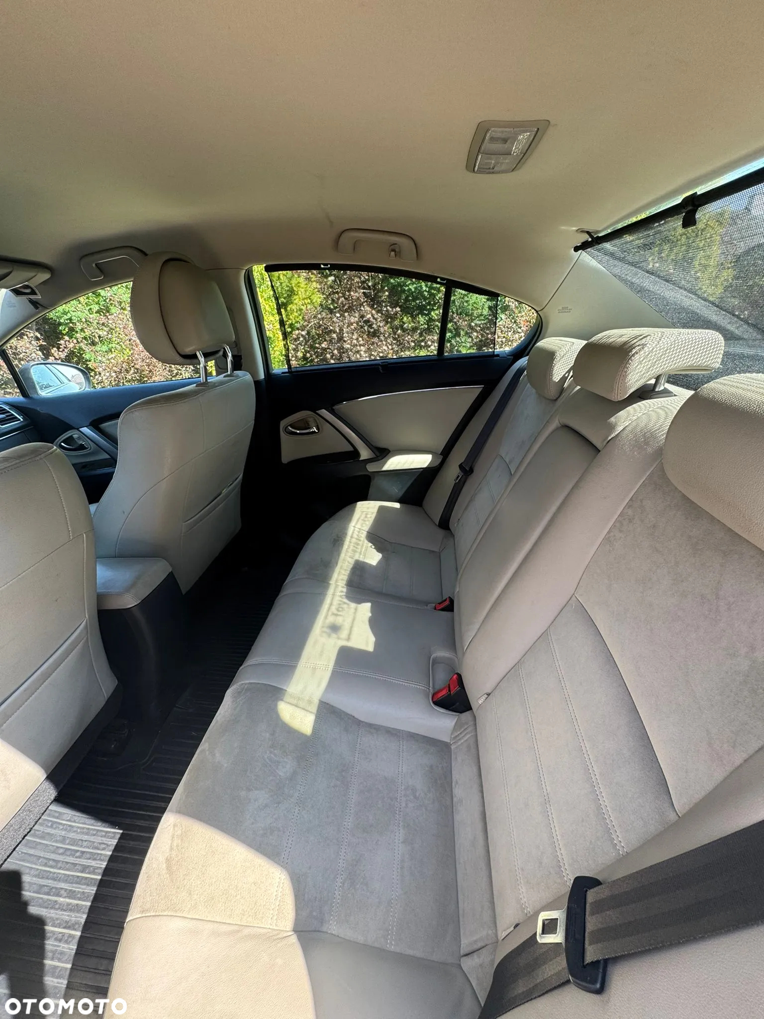 Toyota Avensis - 13